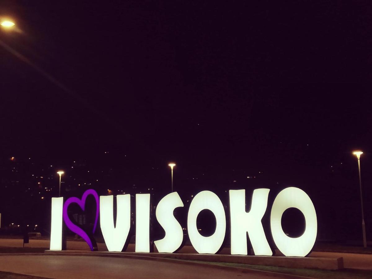 Obiteljski Apartman Borovi Visoko Exterior foto