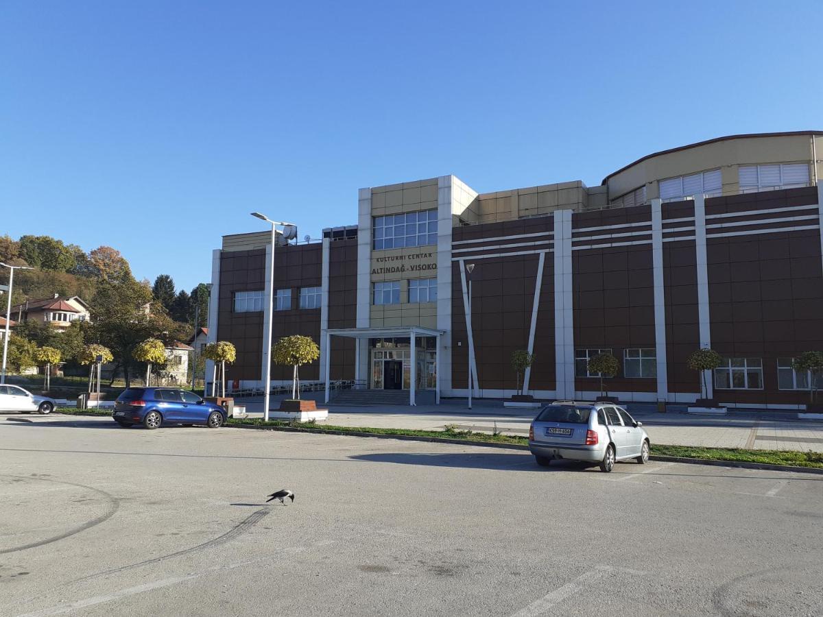 Obiteljski Apartman Borovi Visoko Exterior foto